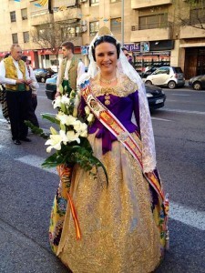 Marta Montero, Fallera Mayor 2012 de Pintor Pascual Capuz - Fontanares, en la Ofrenda