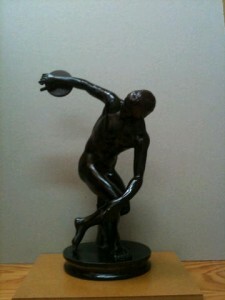 La escultura que recibirán hoy los premiados por VLCCiudad del taller de Manolo Martín La escultura que recibirán hoy los premiados por VLCCiudad del taller de Manolo Martín