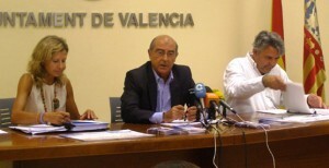 El edil y presidente de la EMT, Alfonso Novo, junto al gerente de la EMT