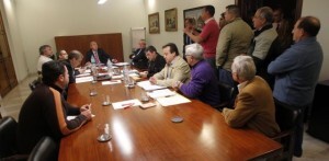 Un grupo de trabajadores entró a una reunión pasada y habló con el presidente de la EMT, Alfonso Novo