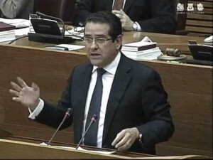 El edil y diputado Bellver en una comparecencia en Las Corts