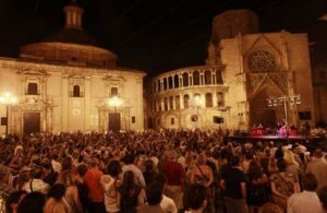 La Plaza de la Virgen durante una de las ediciones de la Nit de Juliol