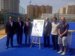 Las autoridades del ayuntamiento, diputación, Generalitat y del mundo del hockey en la presentación Las autoridades del ayuntamiento, diputación, Generalitat y del mundo del hockey en la presentación