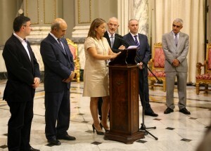 La concejala de Sanidad y Playas recibió a la comitiva de Cruz Roja en el ayuntamiento 