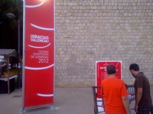 Valencia ciudad de sonrisas, reza el lema del cartel