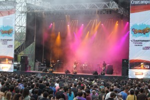 Love of Lesbian se metió al público en el bolsillo en un gran concierto