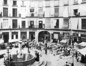 La plaza Redonda a principios del siglo XX sin cubierta.