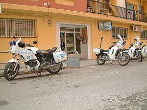 Fachada del actual retén de la Policía Local de Benicalap sito en unos bajos