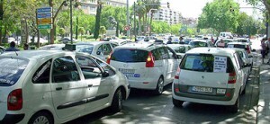 La asociación de taxistas de Valencia anuncian movilizaciones en septiembre