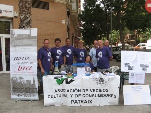 Los socios y directivos de la asociación vecinal de Patraix montarán el puesto en la plaza de la Virgen/aavv. patraix