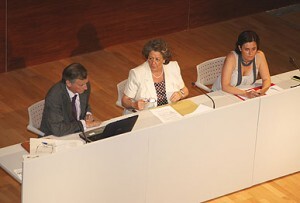 La alcaldesa, Rita Barberá, y la edil Beatriz Simón, en un acto sobre la hipoteca joven hace tres años/ayto. vlc