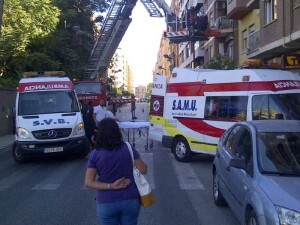 La calle se tuvo que cortar para auxiliar al enfermo/m.c.