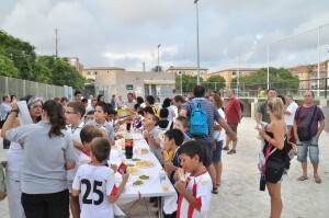 Al final hubo merienda para todos, grandes y pequeños