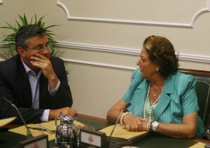 Barberá departe con el concejal de Deportes, Cristóbal Grau/josé sapena Barberá departe con el concejal de Deportes, Cristóbal Grau/josé sapena