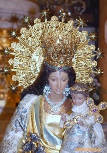 La Virgen de los Desamparados.