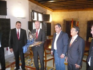 El president de la Generalitat con los directivos del gremio en el Palau/vlcciudad