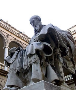 Escultura de San Juan de Ribera en el Patrairca