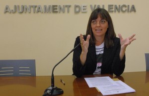 La concejal Annais Menguzzato en la rueda de prensa que ofreció ayer/gms La concejal Annais Menguzzato en la rueda de prensa que ofreció ayer/gms