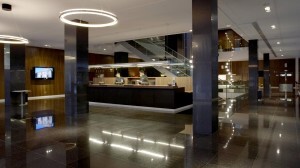 Hall del Hotel Primus en la zona de la Ciudad de las Artes y las Ciencias/hotelprimus Hall del Hotel Primus en la zona de la Ciudad de las Artes y las Ciencias/hotelprimus