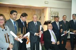 Premiados de una edición anterior de los galardones de la asociación con el presidente José Luis Lliso enmedio