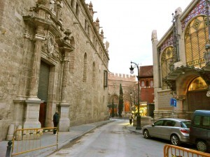 La Lonja vista desde la zona de la avenida de Barón de Cárcer/cercle La Lonja vista desde la zona de la avenida de Barón de Cárcer/cercle
