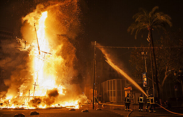 Ya sólo queda la estructura de la Falla. Foto: Isaac Ferrera