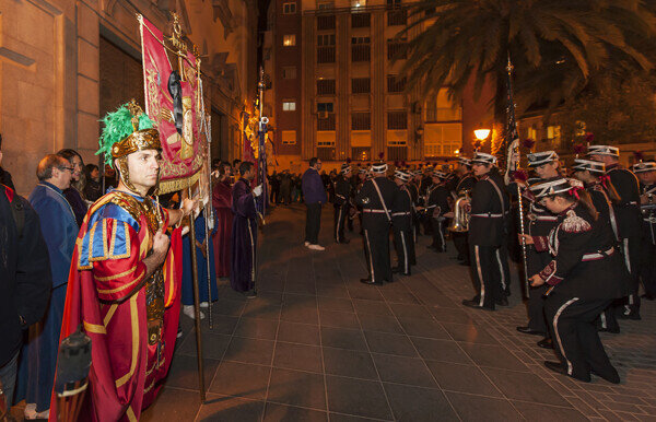 Estandartes en el toque de Retreta. Foto: Isaac Ferrera