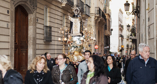 Por la calle Comte de Montornés. Foto: Isaac Ferrera