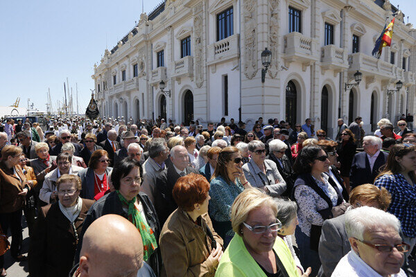 Varios centenares de personas acudieron a revivir la llegada de El Negret que tuvo lugar hace más de 600 años/m.molines