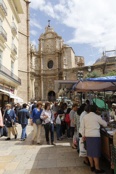Mercado Escuraeta, plaza la reina