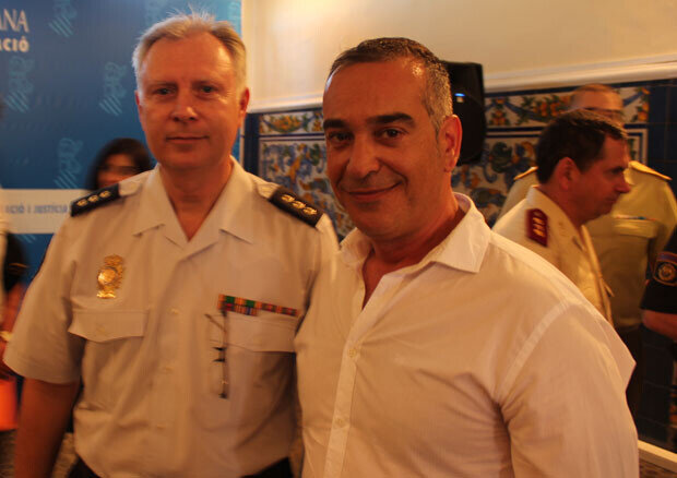 Álvaro Rodríguez, con el secretario del sindicato SUP en Valencia, Juan Carlos Bonillo. Foto: Javier Furió