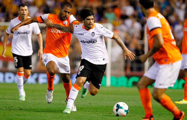 Éver condujo con criterio el equipo y fue el factor diferencial del Valencia CF. Foto: @valenciacf