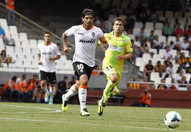 No fue la tarde de Éver Banega. Foto: Valencia CF