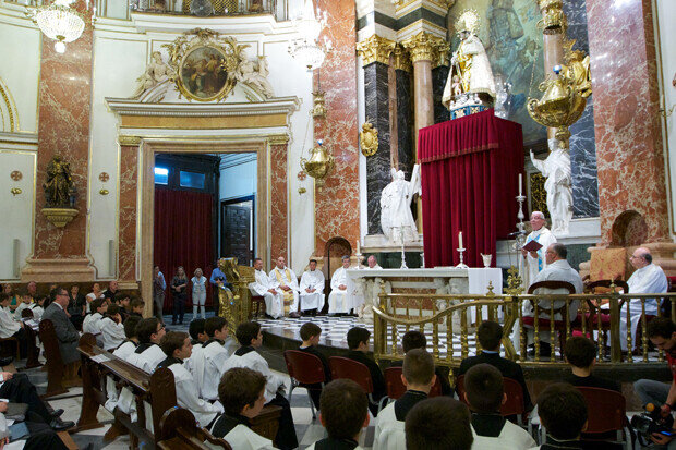 vesticion-escolanes-basilica-vgutierrez1