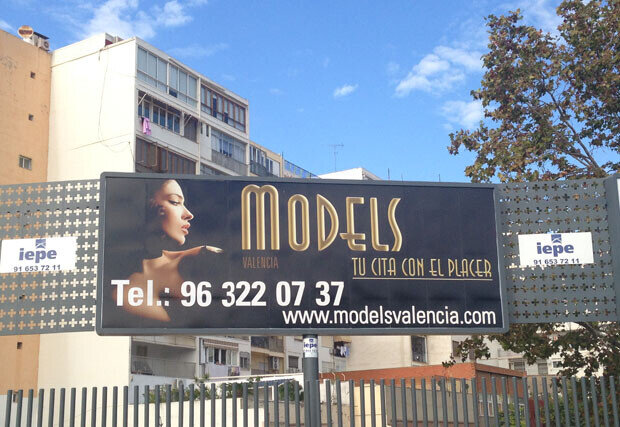 131117_ VALLAS PUB_AVE1