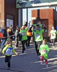 Llegada primera carrera en manada Mislata - Bioparc