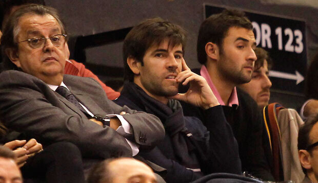 David Albelda en el palco VIP de la Fonteta, viendo el partido. Foto: M. A. Polo