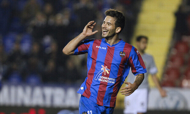 Rubén celebra el segundo del Levante UD. Foto: Jorge Ramírez / Levante UD