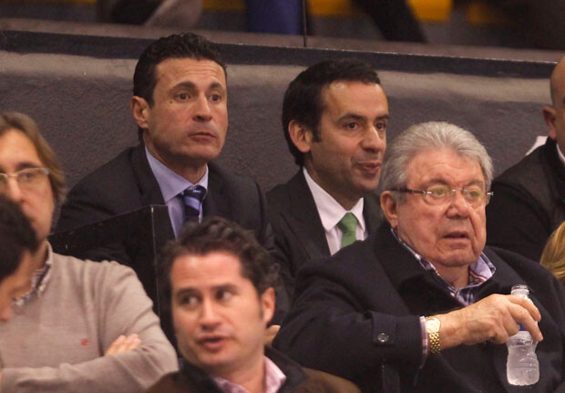 Amadeo Salvo, presidente del Valencia CF, vio el partido en la grada. Foto: M.A. Polo