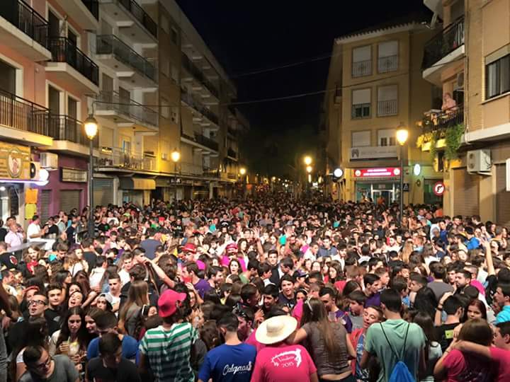 Centenares de persoanas asistieron a la fiesta de las paellas