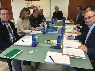 Joan Ribó acompañado por Vicent Sarrià, Francesc Josep Sánchez y Josep Vicent Boira.