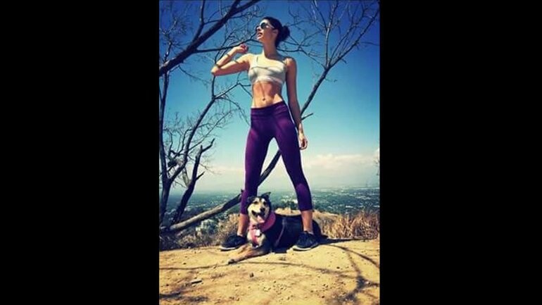 Bianca la hermosa y atlética hija de Jean-Claude Van Damme (10)