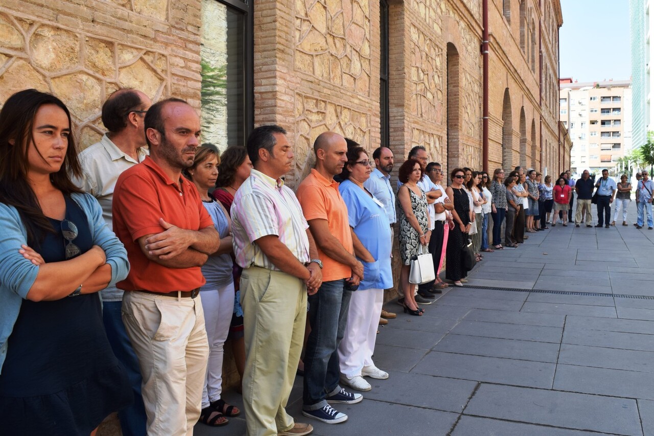 160819_Foto_minuto_de_silencio_Torrevieja