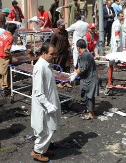 Además de las víctimas mortales hay unos 200 heridos.