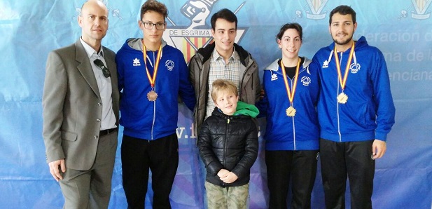 Fran Valero y Sofía Pérez campeones del Torneo a espada y Javier Valero medalla de bronce en la misma arma.