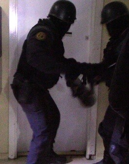 Se han recuperado 9 vehículos, una escopeta, dos armas cortas simuladas, numeroso material robado y utensilios para cometer los delitos.