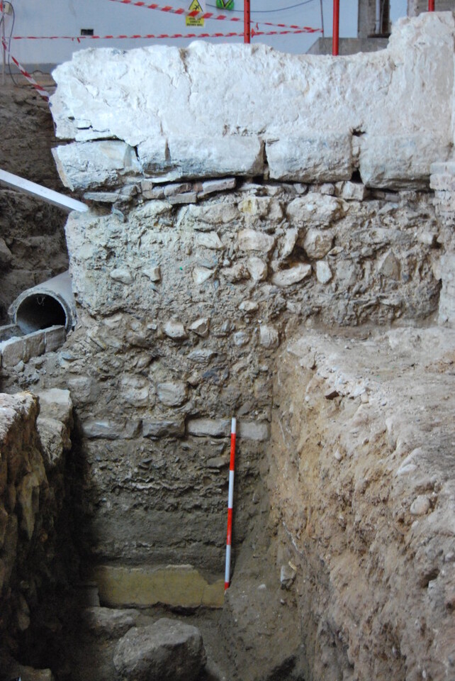 hac_03_FOTO_MURO_EDIFICIO_ROMANO