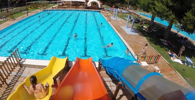 Baño libre, 2.000 plazas en actividades acuáticas y baño recreativo nocturno configuran la oferta de las siete piscinas municipales para el verano 2017.