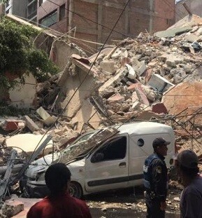 Edificio destruido por el terremoto.