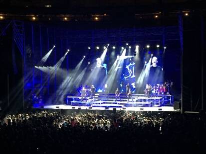 Miguel Bosé abarrota la Plaza de Toros de Valencia con su gira Estaré (3)